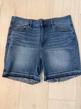 LOFT Outlet 12 Blue Distressed Denim Shorts raw edge hem. s34